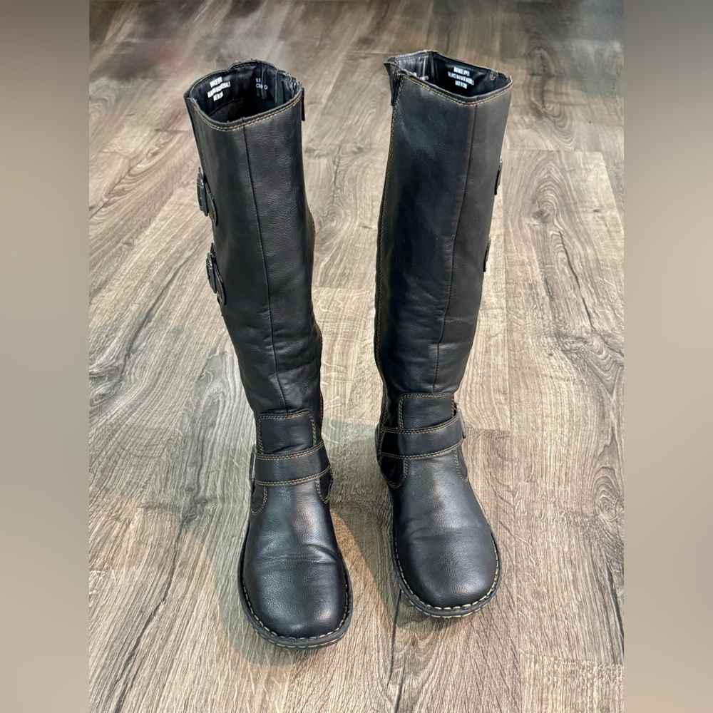 Black Knee-High Boots (man made material) Size 9.5M